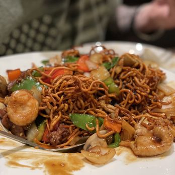 Chef K - Hong Kong Crispy Noodles Absolutely Delicious - Chinese Near Me - Temecula, California