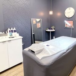 Radiant Waxing Denver - Come in and join us in our gorgeous rooms! Heated table covers, adjustable lighting and overall amazing.