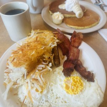 Summit Pancake House - I-90 special is delicious! - Breakfast & Brunch Near Me - Snoqualmie Pass, Washington Summit Pancake House - I-90 special is delicious! - Breakfast & Brunch Near Me - Snoqualmie Pass, Washington