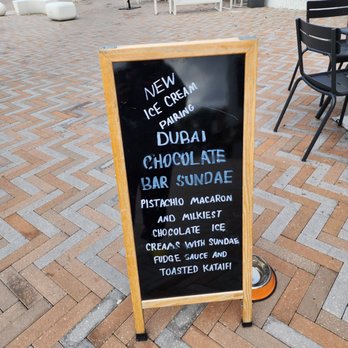 Jeni's Splendid Ice Creams - This sign did it for me but dont believe the hype - Ice Cream & Frozen Yogurt Near Me - Winter Park, Florida