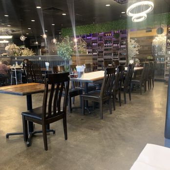 Garlic & Chives - View of the restaurant at 7pm on Wednesday - Vietnamese Near Me - Artesia, California Garlic & Chives - View of the restaurant at 7pm on Wednesday - Vietnamese Near Me - Artesia, California