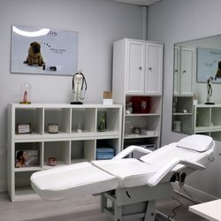 AW Advanced Aesthetic Training - AW Facility on Deerfield Beach https://awskincaretraining.com/