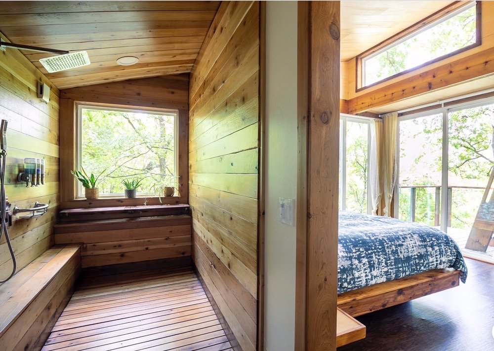 GRANDVIEW TREETOPS Updated April 2024 Grandview, Texas Bed