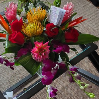 Love's Flower Shop - Stunning Arrangement - Florists Near Me - West Palm Beach, Florida Love's Flower Shop - Stunning Arrangement - Florists Near Me - West Palm Beach, Florida