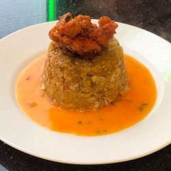 La Esquina Del Sabor Restaurant & Bakery - Mofongo de chicharrón de pollo