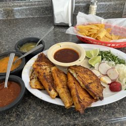 Taqueria El Mariachi - Birria tacos