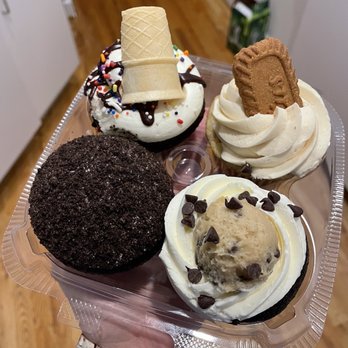 Baked On The James - Chocolate Sundae, Biscoff Cookie Butter, Cookie Dough and Cookies & Cream cupcake - Cupcakes Near Me - Scottsville, Virginia Baked On The James - Chocolate Sundae, Biscoff Cookie Butter, Cookie Dough and Cookies & Cream cupcake - Cupcakes Near Me - Scottsville, Virginia