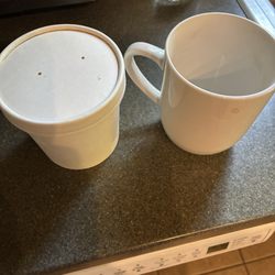 The Vine and Branch Deli - Cup on left held my BOWL of soup?? Typical coffee cup on right.