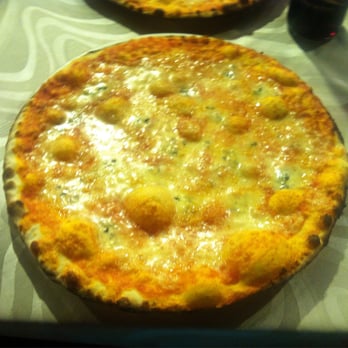 Il Padellaccio 2 - All cheese pizza - Italian Near Me - Rome, RM