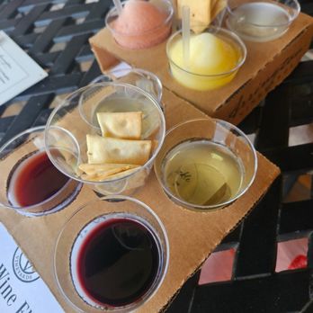 Arrington Vineyards - Wine Tasting Room Near Me - Arrington, Tennessee