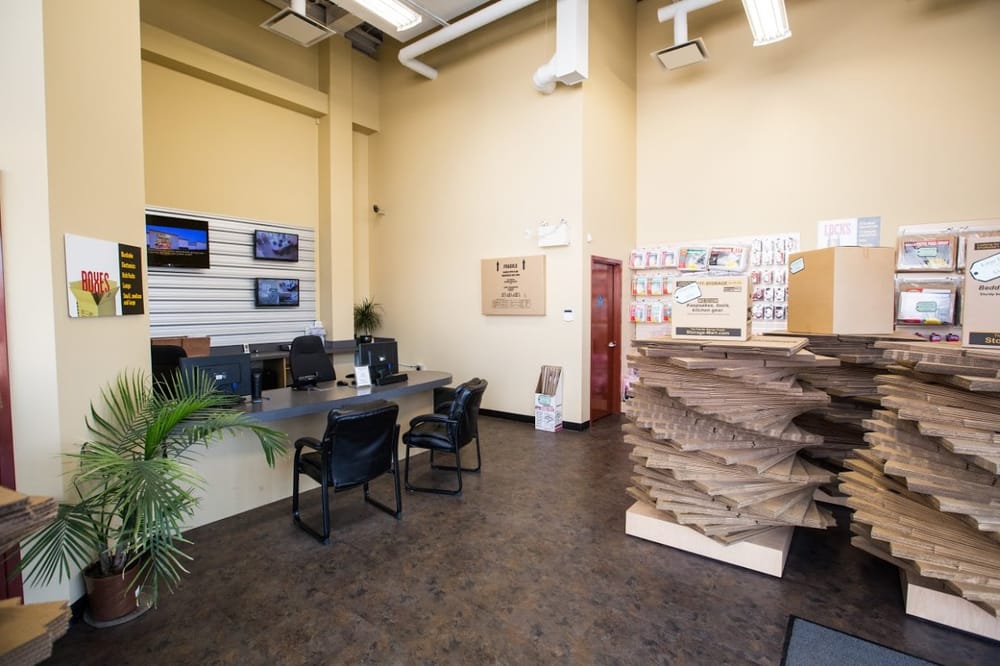 STORAGEMART Updated October 2024 1111 42nd Avenue SE, Calgary