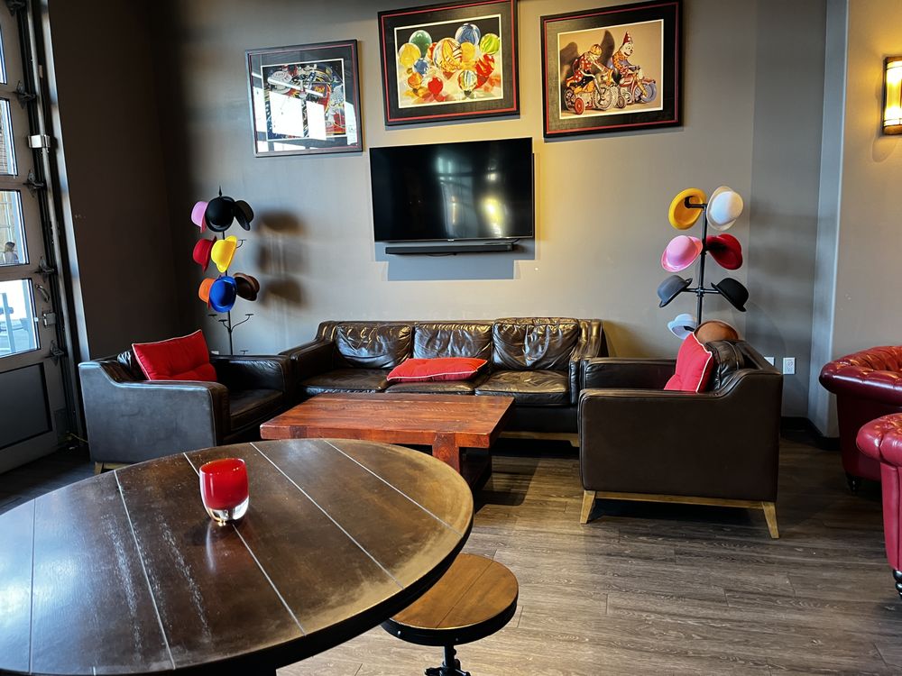 Nine Hats Tasting Room & Winery - vineyard in Seattle, WA