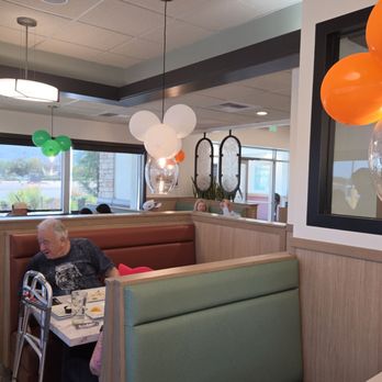 Keke's Breakfast Cafe - Comfortable booths - Breakfast & Brunch Near Me - La Quinta, California