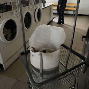 DZ Laundry Coin Laundry - homeless inside - Laundromat Near Me - Riverside, California DZ Laundry Coin Laundry - homeless inside - Laundromat Near Me - Riverside, California