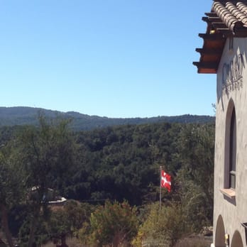 Croad Vineyards - Wineries Near Me - Paso Robles, California