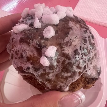 Malu - Double Cream Cookie Puff, it was so good ended up ordering another - Desserts Near Me - Honolulu, Hawaii