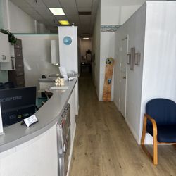 Beachside Chiropractic - Front Desk & Hallway