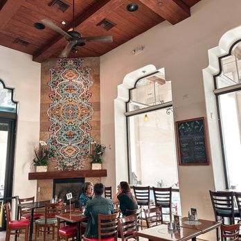 Urth Caffé-Pasadena - Interior - Cafes Near Me - Pasadena, California