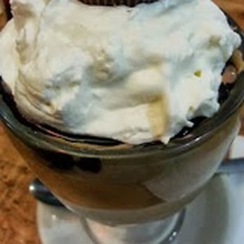 Walt Itgen's Ice Cream Parlour - chocolate peanut butter cup sundae - Ice Cream & Frozen Yogurt Near Me - Valley Stream, New York