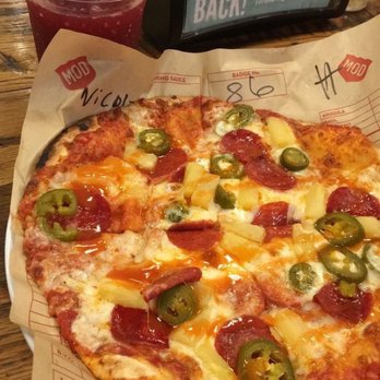 MOD Pizza - Pepperoni, pineapple, jalapeños topped with hot buffalo sauce paired with a lemonade - Fast Food Near Me - Gresham, Oregon
