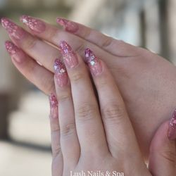 Lush Nails & Spa - Ombré dipping powder