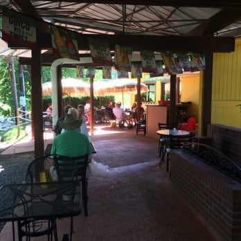 Ole's Guacamole - Outdoor seating. - Mexican Near Me - Black Mountain, North Carolina