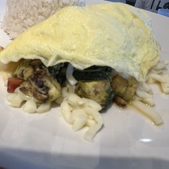 Sweet E's Cafe - Chicken pesto omelette - Cafes Near Me - Honolulu, Hawaii