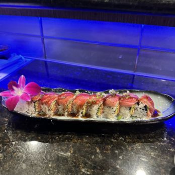 Show Sushi - Sushi Bars Near Me - San Dimas, California