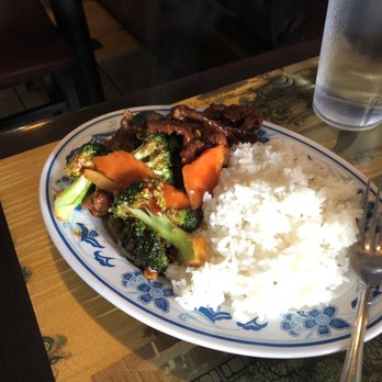 Fatima's Halal Kitchen - Beef and broccoli - Chinese Near Me - Jamaica NY, New York