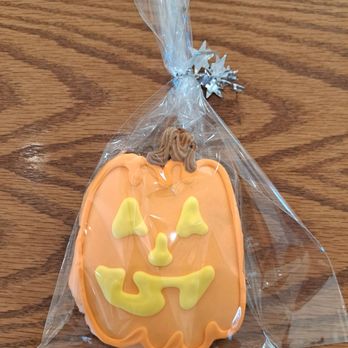 Mad Batter Bakers - Gingerbread Cookie - Bakeries Near Me - Toronto, Ontario