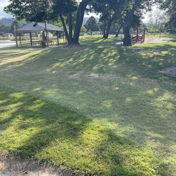Windemere Park - Covered Park benches, doggy bag dispenser, toddler playground - Playgrounds Near Me - Longview, Washington Windemere Park - Covered Park benches, doggy bag dispenser, toddler playground - Playgrounds Near Me - Longview, Washington
