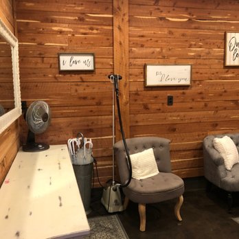 The Barn At Cedar Hill - Ladies dressing room - Venues & Event Spaces Near Me - Salisbury, North Carolina