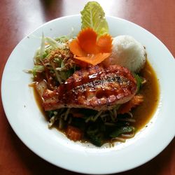 Quynh Anh - Ca hoi + rau xao  Nr: 30