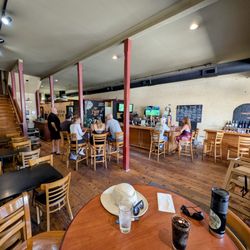 Main Street Pizza - The main dining area