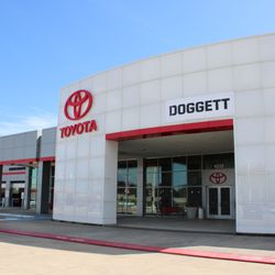Doggett Toyota of Beaumont - Main entrance of Doggett Toyota of Beaumont