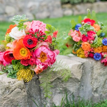 Haute Blossoms Floral - Bride and maid of honor bouquets. Photo by Willa Kveta Photography. - Florists Near Me Haute Blossoms Floral - Bride and maid of honor bouquets. Photo by Willa Kveta Photography. - Florists Near Me