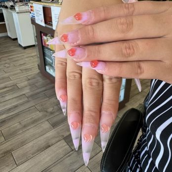 Emerald Nail - The cutest set ever for the holidays - Nail Salons Near Me - Austin, Texas