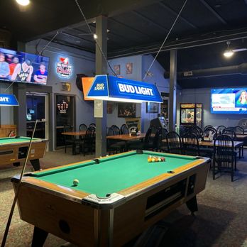 Papa Chuck's - Bars Near Me - Bellevue, Nebraska
