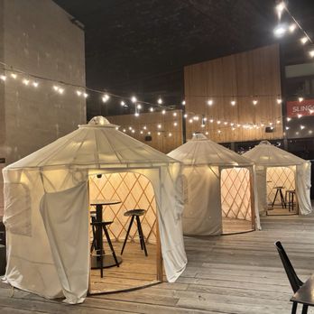 Ferment Brewing Company - Exterior seating. - Brewpubs Near Me - Hood River, Oregon