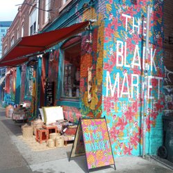 Black Market Boutique - Front of the store