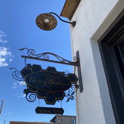 The Beekeeper's Honey Boutique - Since 1908
