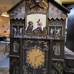 Helen Festhalle - Shorty and Zazzoo enjoying the Cuckoo Clock photo op at Helen's Oktoberfest.