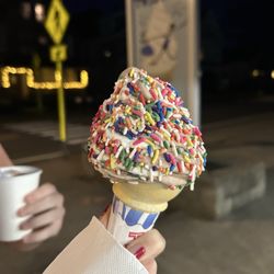 Twisters Ice Cream - Twist with sprinkles