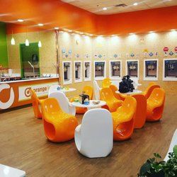 Orange Leaf Frozen Yogurt - Inside