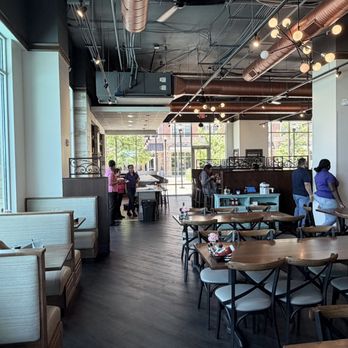 Another Broken Egg Cafe - Inside restaurant - Breakfast & Brunch Near Me - Elkridge, Maryland