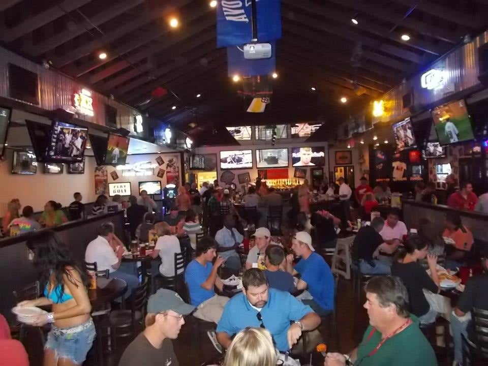 BIKINIS SPORTS BAR & GRILL CLOSED Updated July 2024 8222