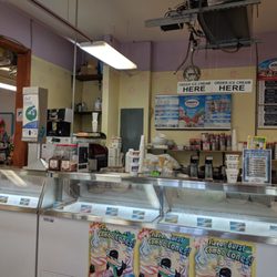 OBX Mini Mart - 32 Flavors of Hershey's ice cream!