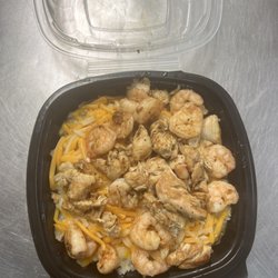 Pop's Grill Fish & Chicken - Superman loaded potato
(Chicken and shrimp)
