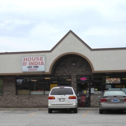 House of India - Street view from Main St - can also enter from 41/Indy Blvd and go around back of the Walgreens - the parking lots connect