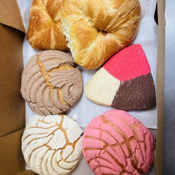 LA CONCHA BAKERY - Updated January 2025 - 385 Photos & 261 Reviews